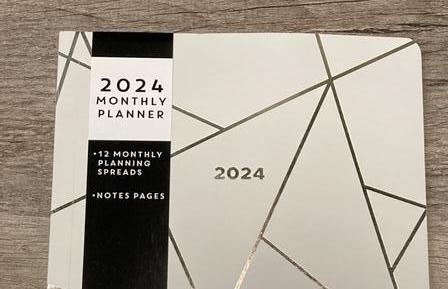 2024年月間手帳本（monthly planner)